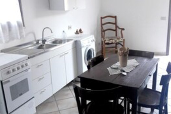 House With 2 Bedrooms in Guarrato Near the Beach