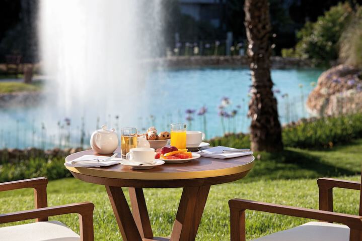 Breakfast/Coffee Service 204 of 244