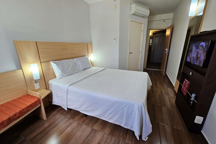Room 11 of 62