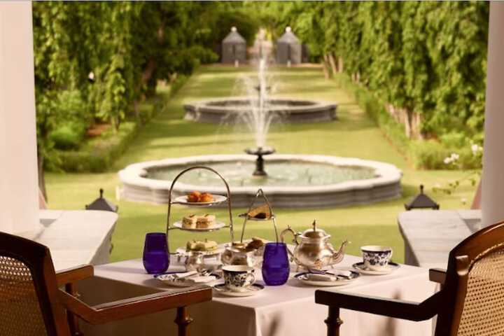 Dining 42 of 45