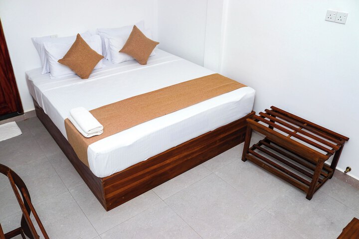 Room 3 of 40