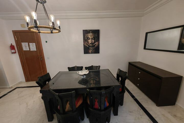 Room 100 of 404
