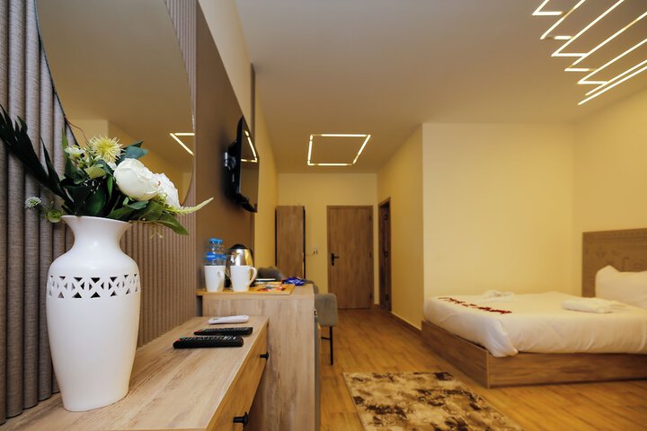 Room 74 of 177