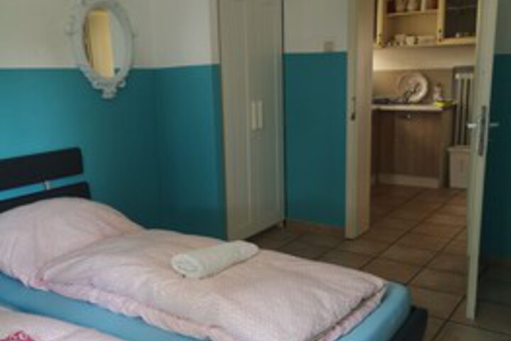 Room 8 of 10