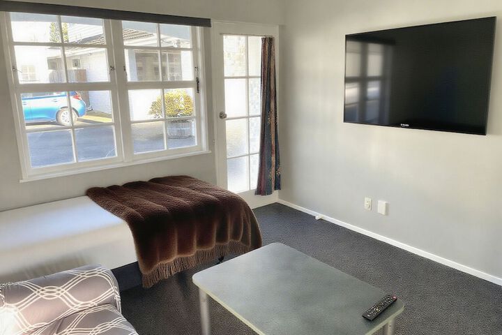 Room 37 of 65