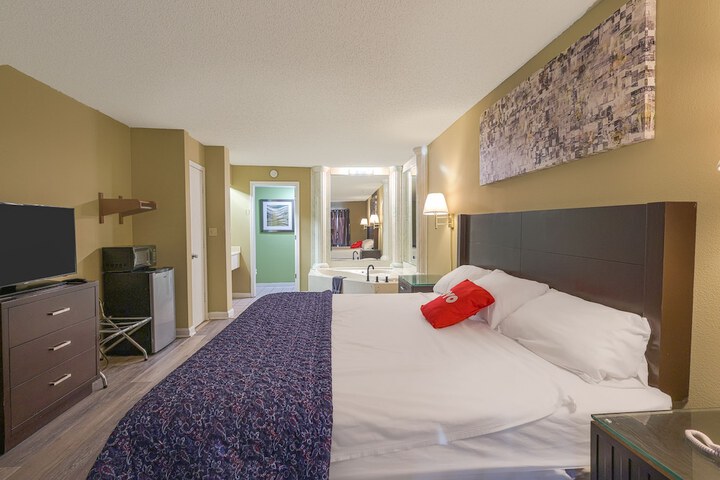 1 King Bed (7 of 12)