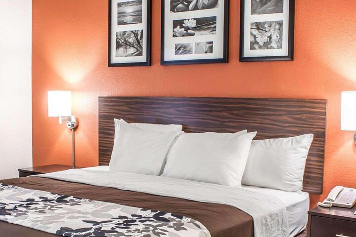 Standard | King Bed (5 of 10)