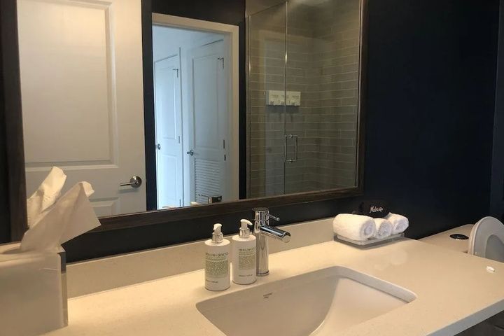 Room 9 of 13
