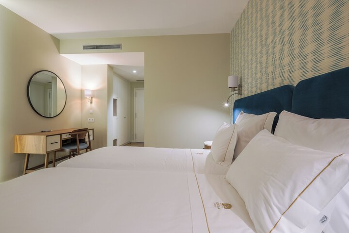 Room 6 of 15