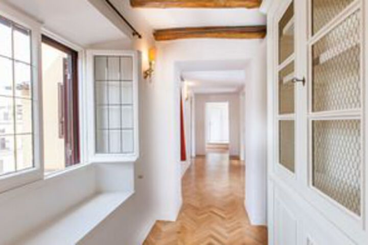 Ballroom/Hall 16 of 32