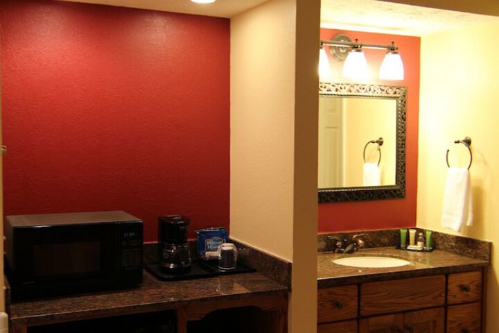Room 27 of 65