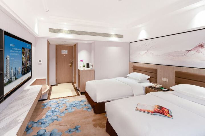 Room 17 of 82