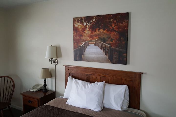 Room 3 of 37
