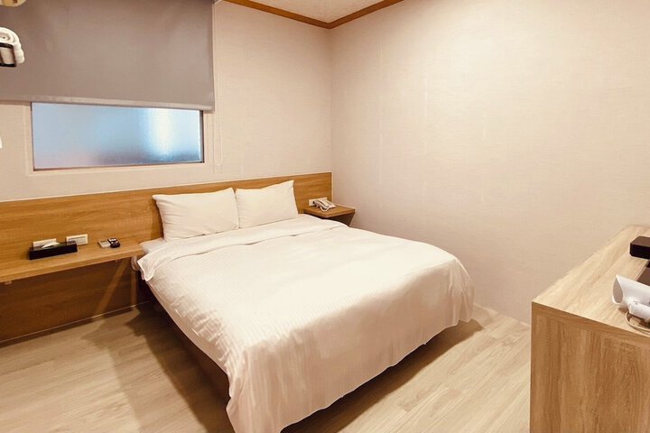 Room 20 of 38