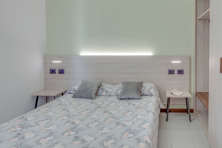 Room 5 of 35