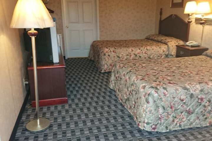 Room 9 of 37