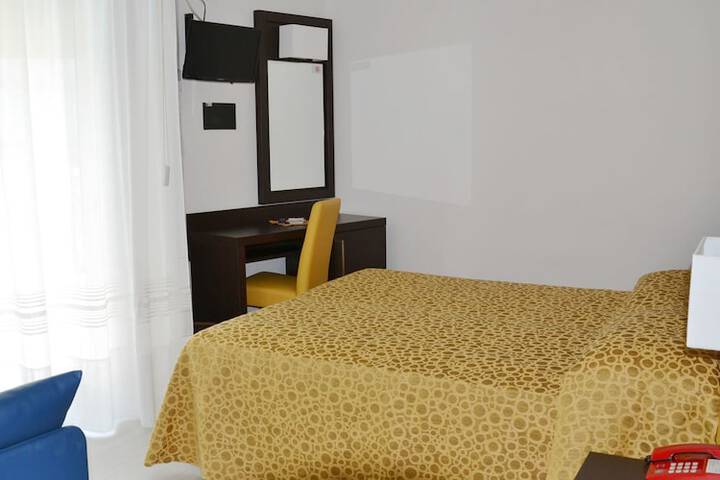 Room 8 of 39