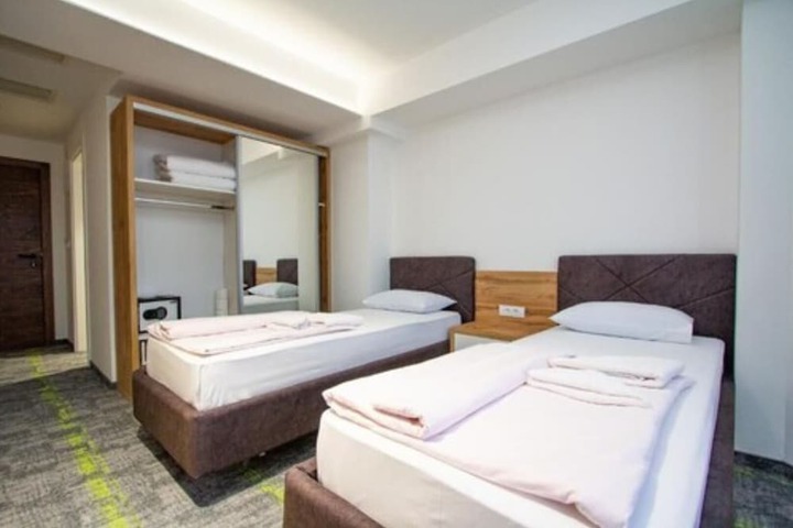 Room 18 of 38
