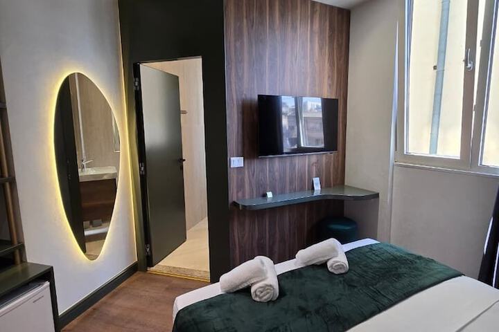 Room 27 of 51