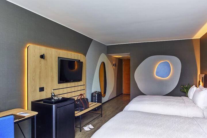 Room 35 of 209