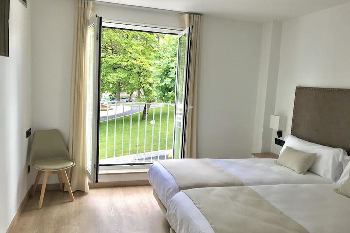 Room 5 of 37