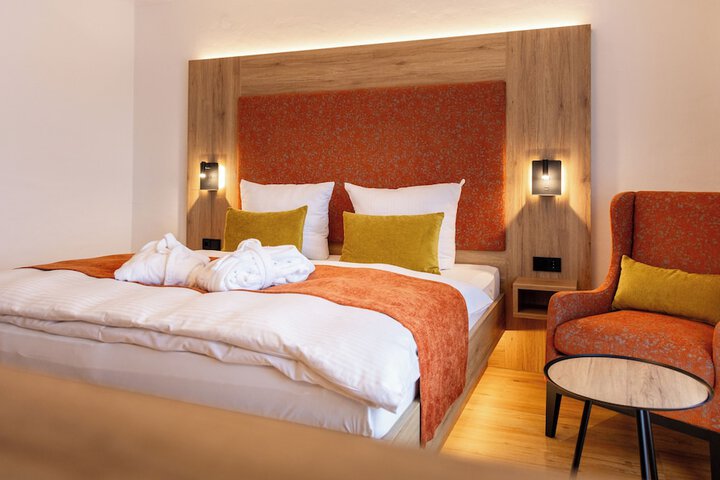 Room 5 of 37
