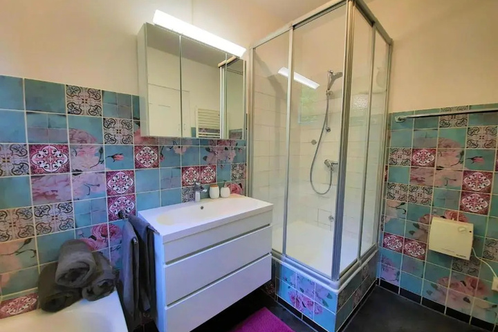 Room 6 of 6