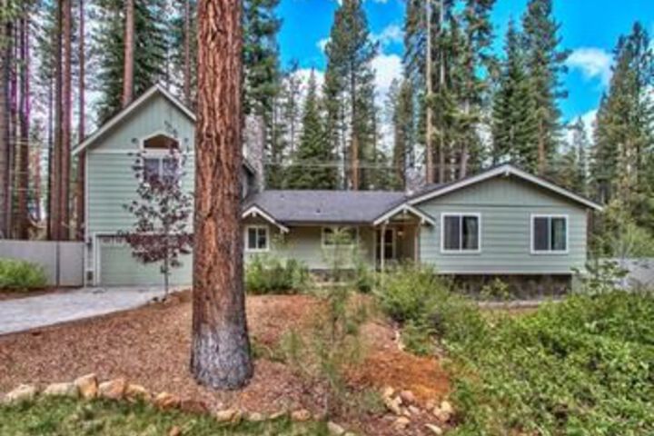 Image of 4 BR Home Located Minutes of Beaches and Skiing by RedAwning