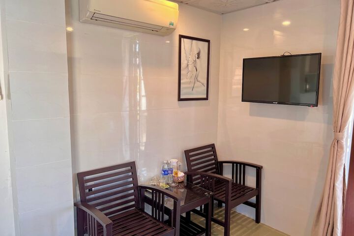 Room 55 of 153