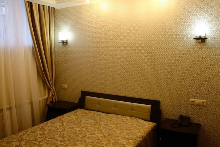 Room 15 of 48