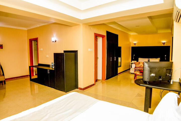 Room 17 of 62