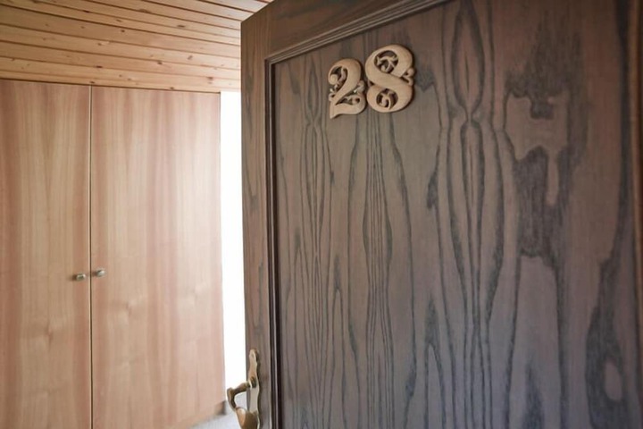 Room 32 of 66