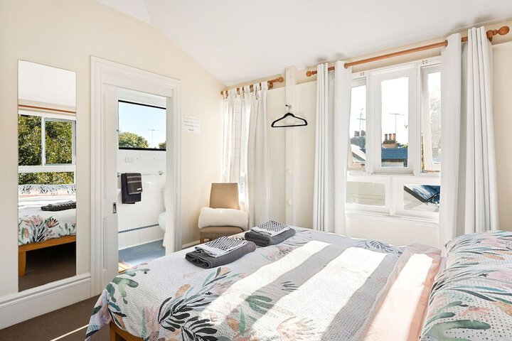 Room 3 of 49