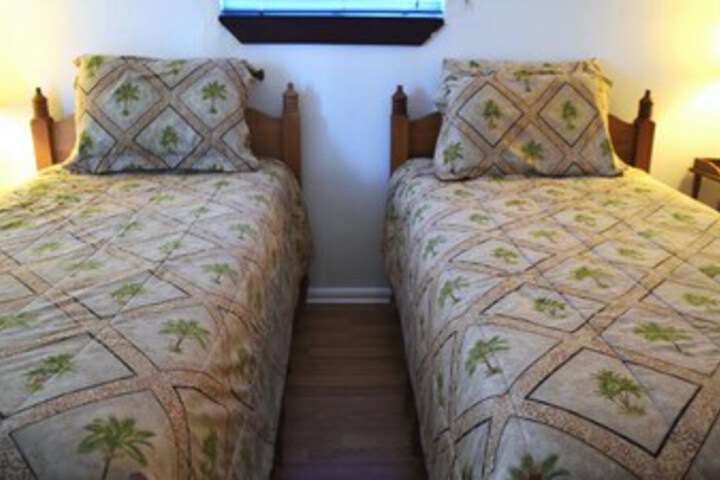 Room 25 of 36