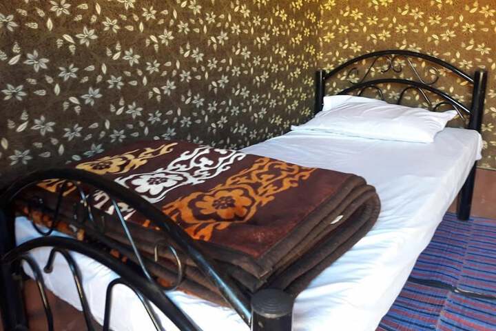 Room 4 of 63
