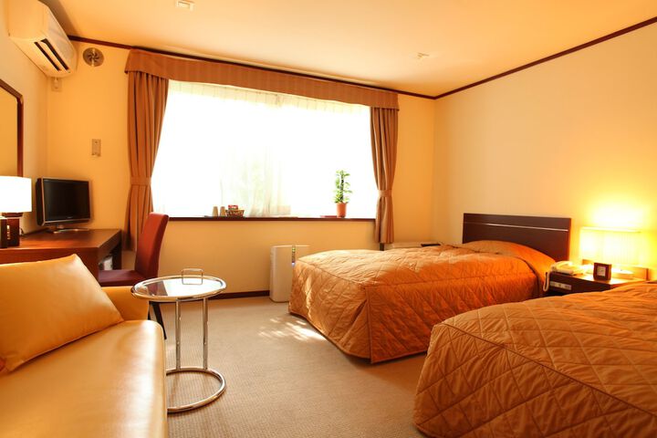 Room 6 of 68