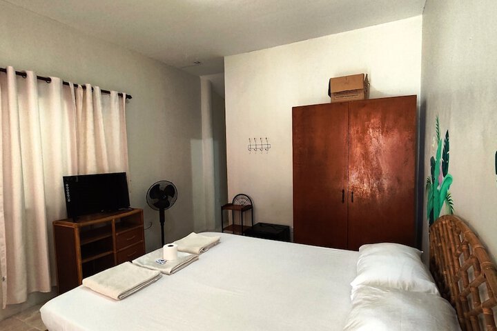 Room 4 of 42