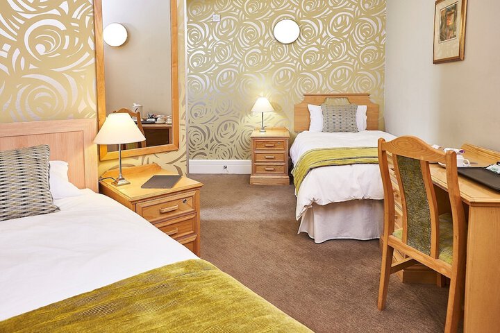Room 4 of 81