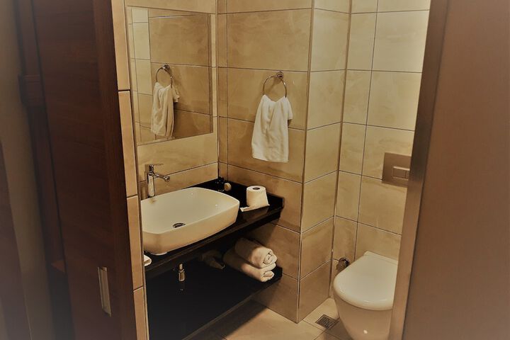 Room 12 of 20