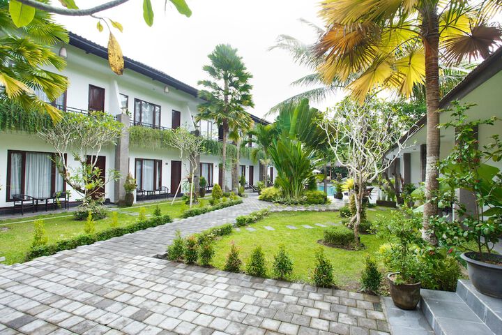 Hotel Exterior 53 of 58
