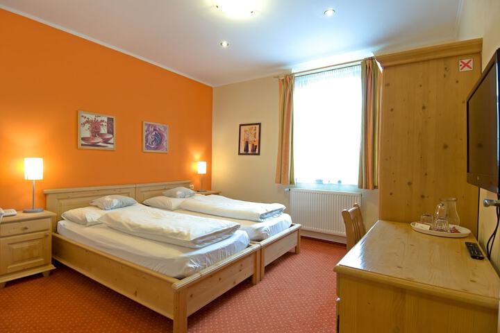 Room 7 of 39