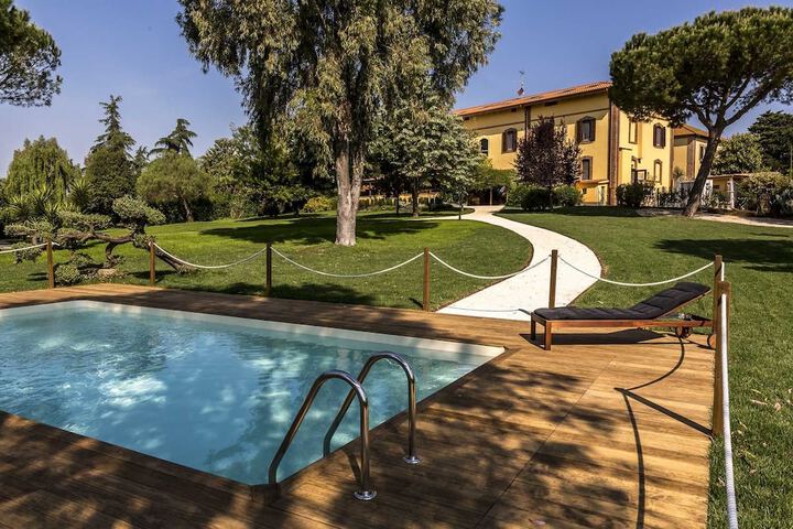 Pool 19 of 34
