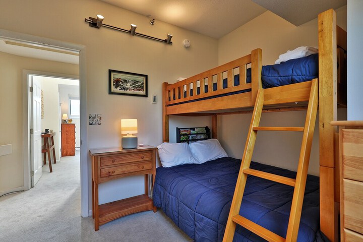 Room 26 of 234