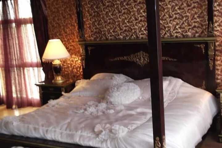Room 7 of 43