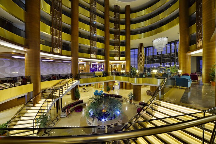 Entrance & Lobby