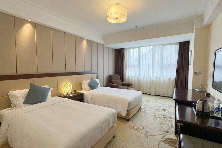 Room 17 of 46