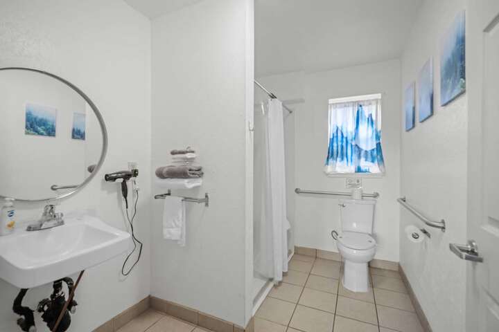 Room 16 of 26