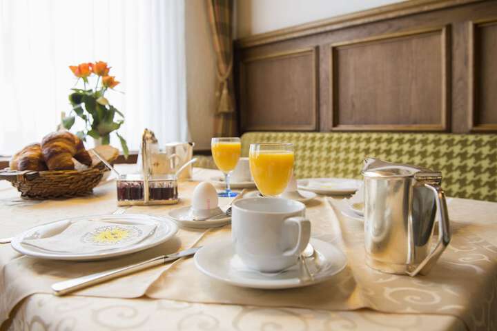 Breakfast/Coffee Service 21 of 22
