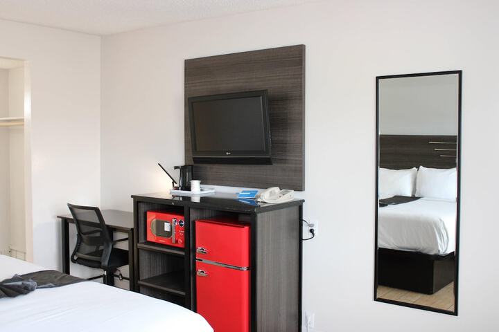 Room 48 of 65