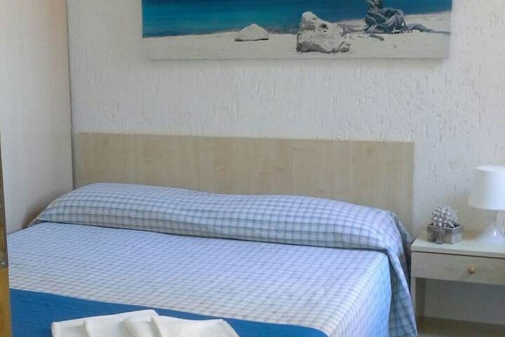 Room 6 of 33